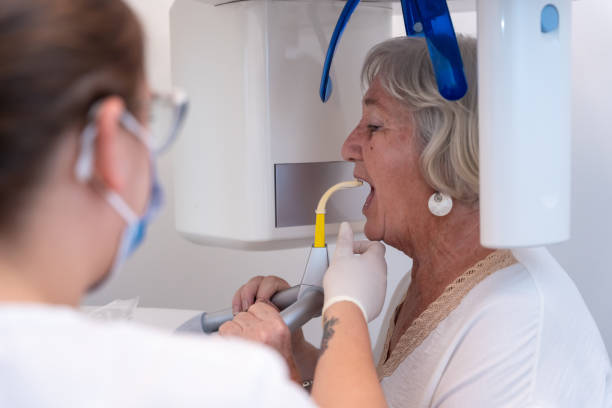Best Emergency Dental Extractions in Brownlee Park, MI